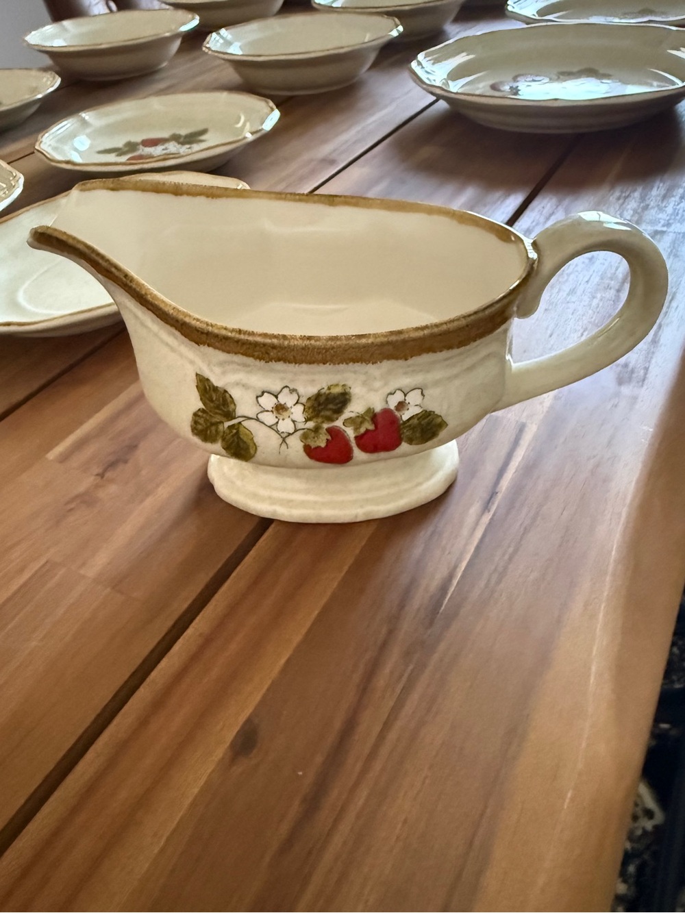 Mikasa Strawberry Festival Gravy Boat and Plate 🍓VINTAGE ‼️ AMAZING CONDITION ✨
